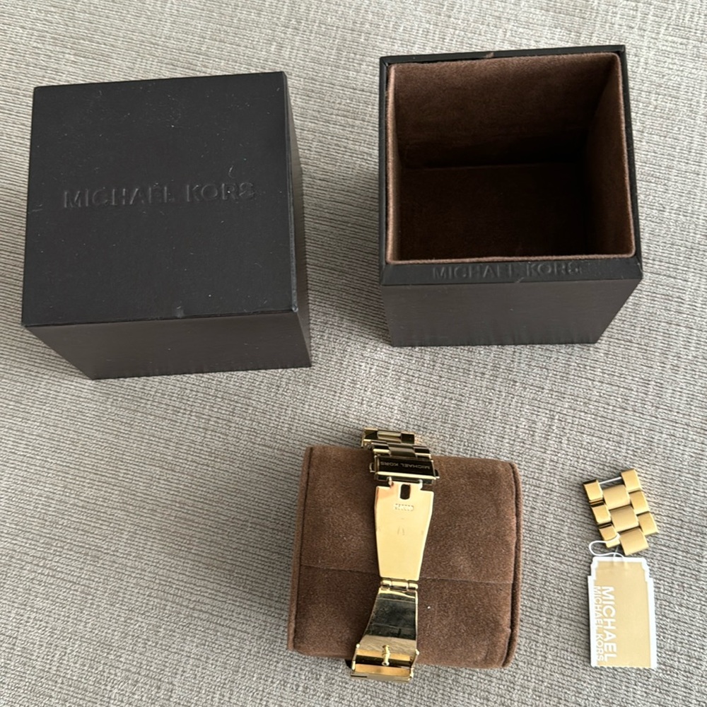 Michael Kors Slim Runway Gold and Pink Watch - 42mm - Used - Picture 11 of 15